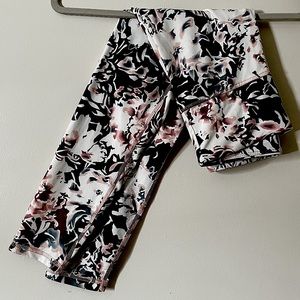 Women’s 1/4 Length Yoga Pants